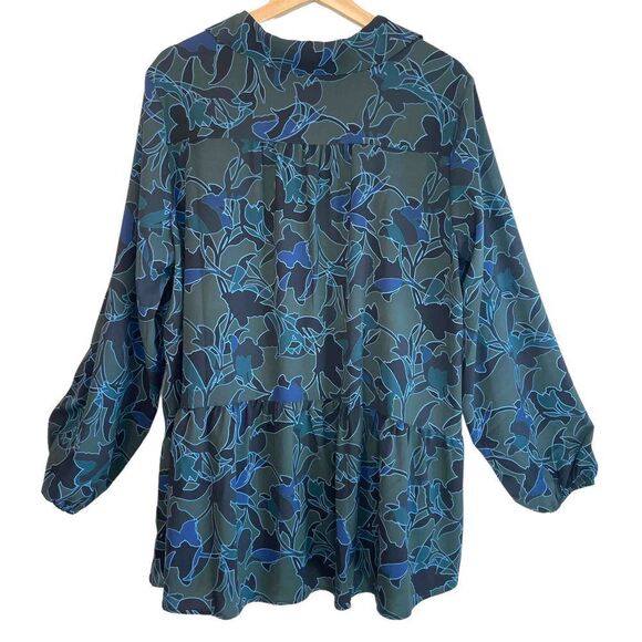 LOGO by Lori Goldstein Winter Floral Top NWOT - Picture 6 of 9